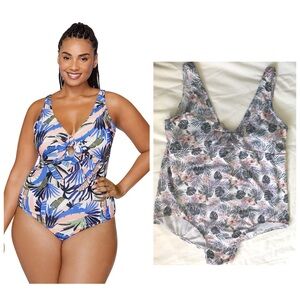 Bleu Ice NWOT Floral Tropical One piece Swimwear